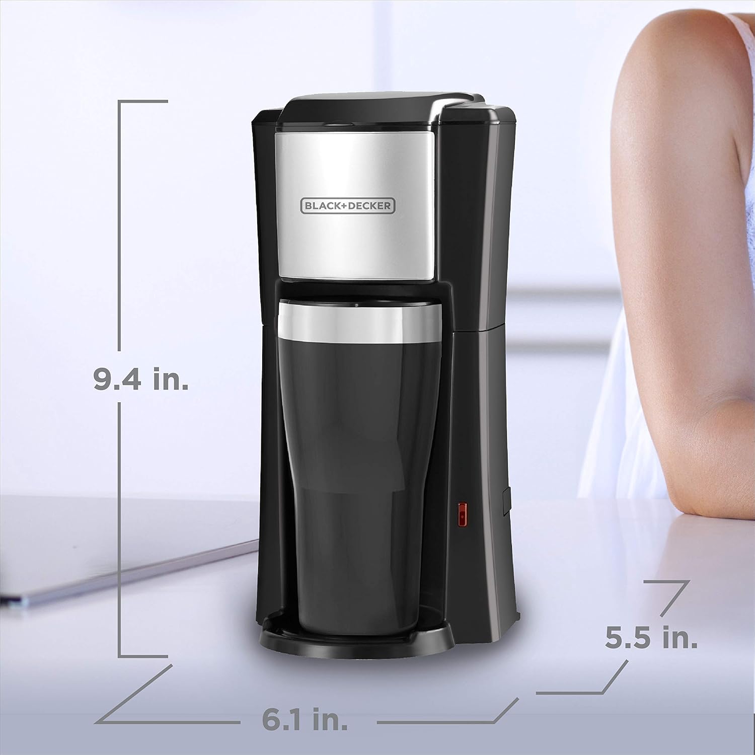 Black + Decker - Cafetière à Portion Unique Pour Café Moulu Ou Dosettes, Comprend une Tasse Isotherme, Noir - Simple Boutique