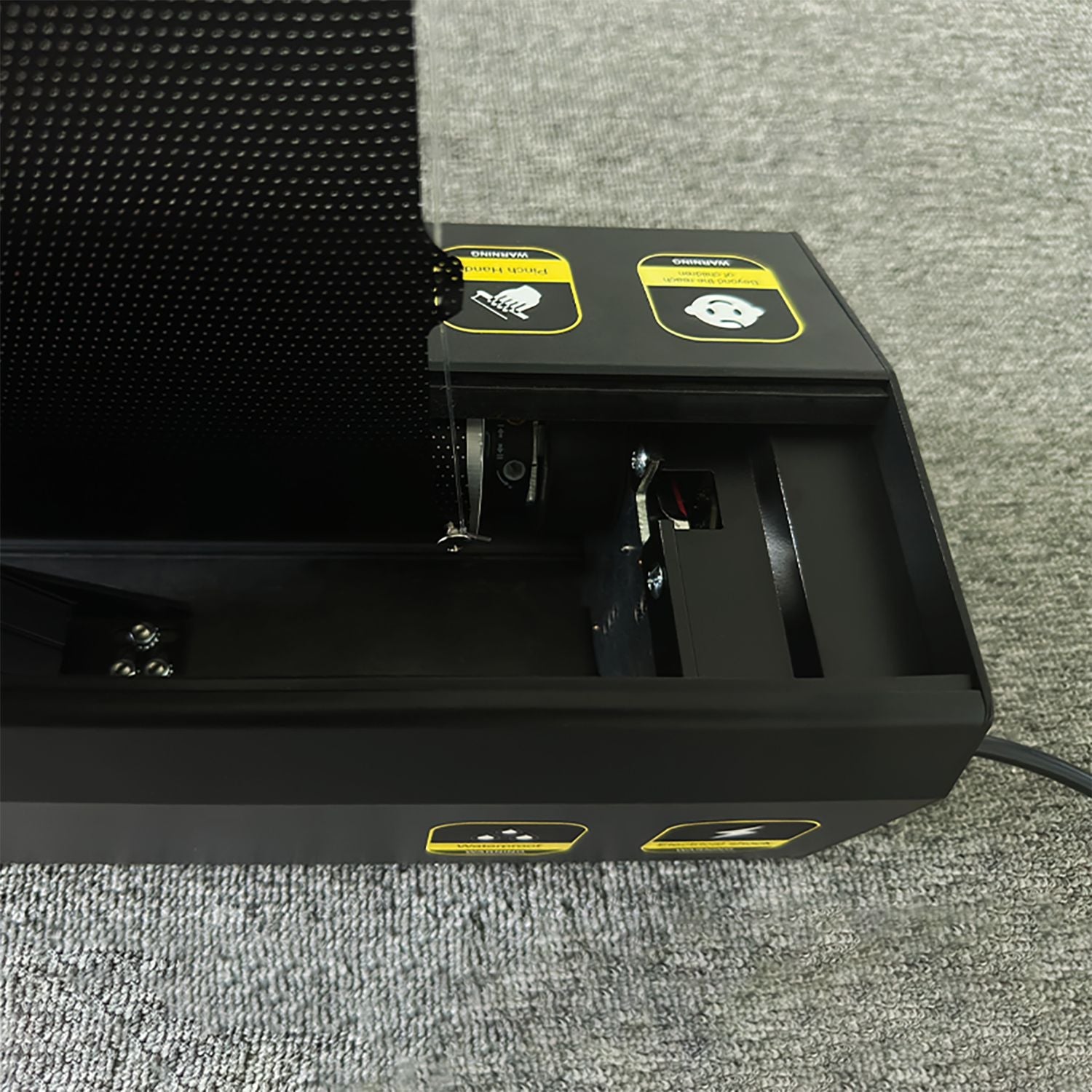 EluneVision - Écran de Projection ALR Motorisé au Sol "Tab-Tension", Aurora 8K, 16:9, Rejet de la Lumière Ambiante, Focal Ultra Courte - Simple Boutique