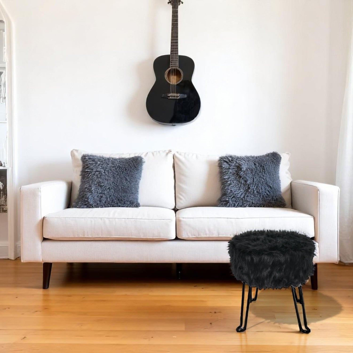 ITY International - Pouf Duveteux avec Base en Métal, 14.5'' x 15.7'', Noir - Simple Boutique