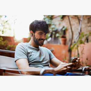 JVC - Écouteurs Intra-Auriculaires Sans-Fil avec Boitier de Recharge et Microphone Intégré, Noir - Simple Boutique