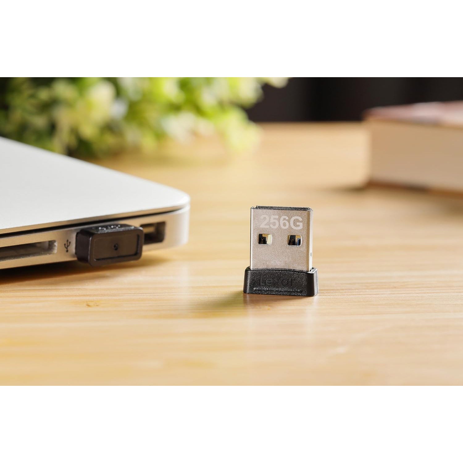 Lexar - Clé USB 3.1 Extra-Fine JumpDrive S47, Jusqu'à 250 Mo/s en Lecture, Capacité de 128GO - Simple Boutique