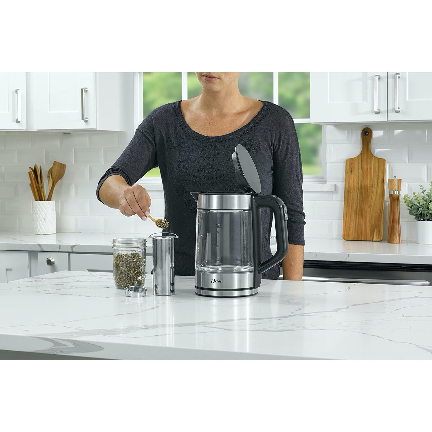 Oster - Bouilloire en Verre avec Infuseur à Thé, Capacité de 1.7 Litre, 5 Réglages de Température, Acier Inoxydable - Simple Boutique