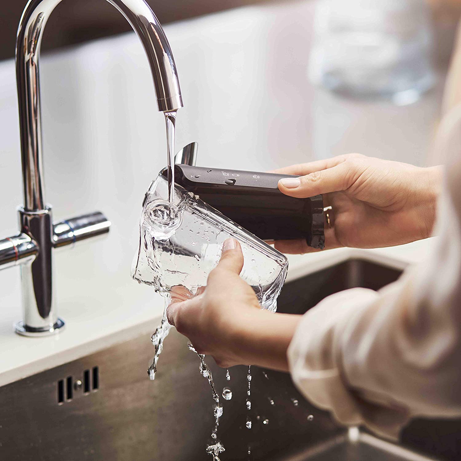 Philips - Machine à Expresso Automatique LatteGo 5500, 20 Choix de Boissons, Technologie SilentBrew EP5544/90 - Simple Boutique