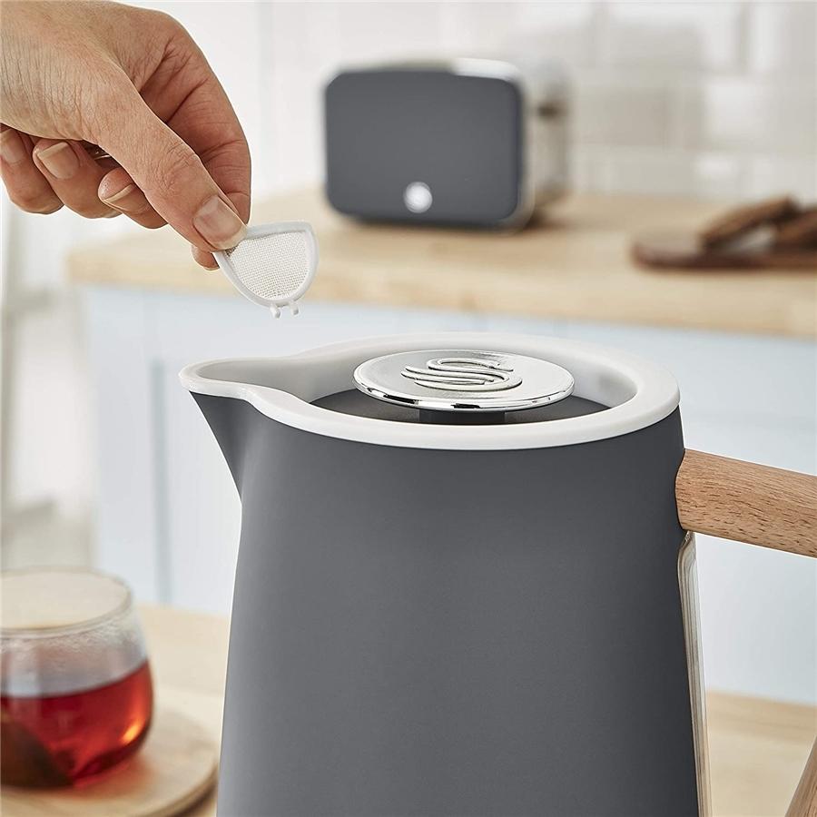 Swan - Bouilloire Électrique de la Collection Nordique, Capacité de 1.7 Litres, 1500 Watts, Gris Mat - Simple Boutique
