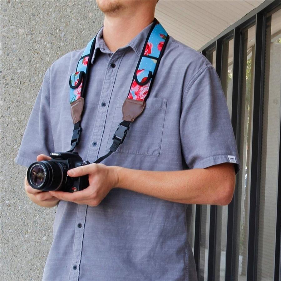 USA GEAR GRCMMS0100FBEW Sangle pour Appareil Photo avec Coussin de Néoprène Régalable Antidérapant Floral Bleu - Simple Boutique