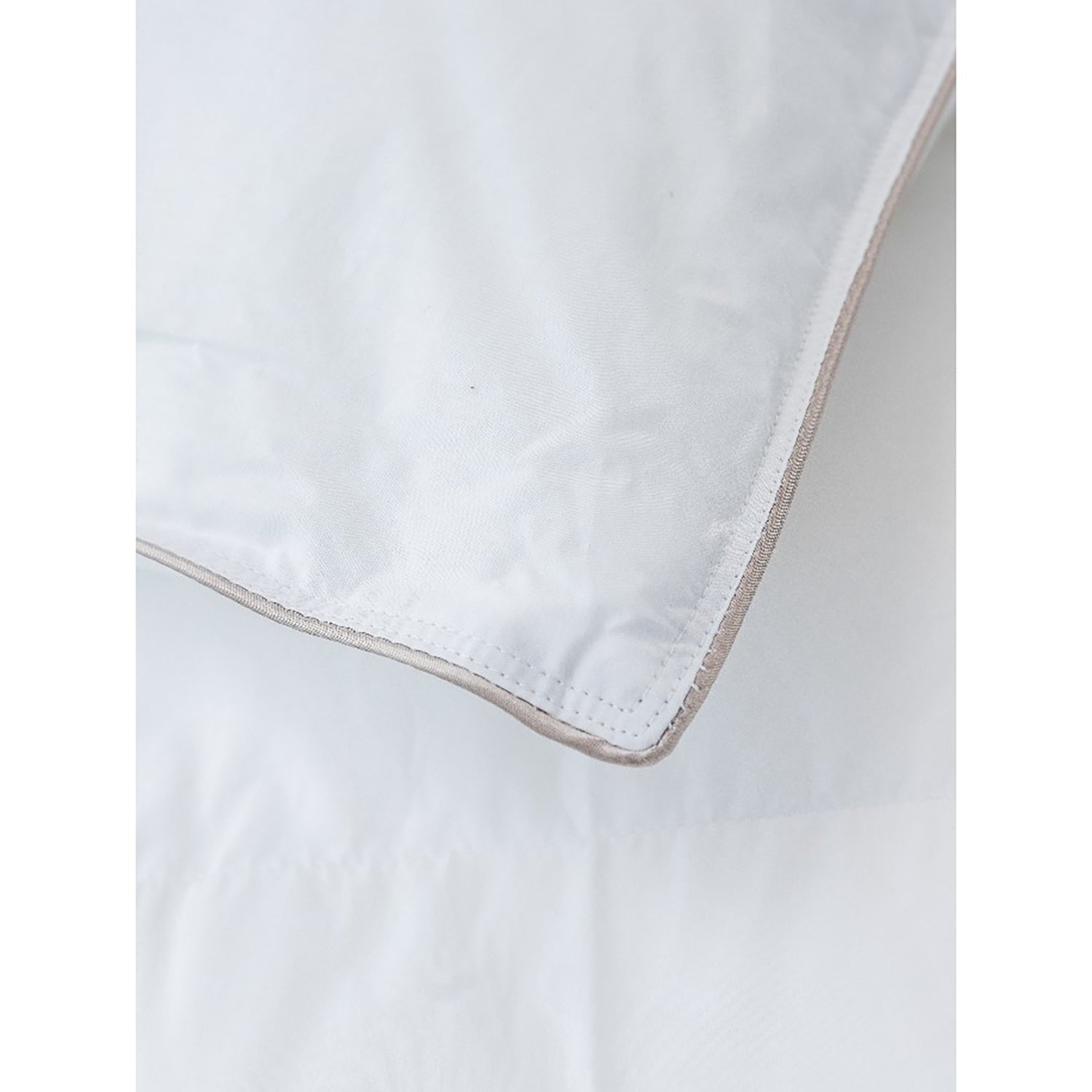 Bianca - Oreiller en Microfibre pour Enfant, Hypoallergénique, Certifié Oeko-Tex (2 Grandeurs Disponibles) - Simple Boutique