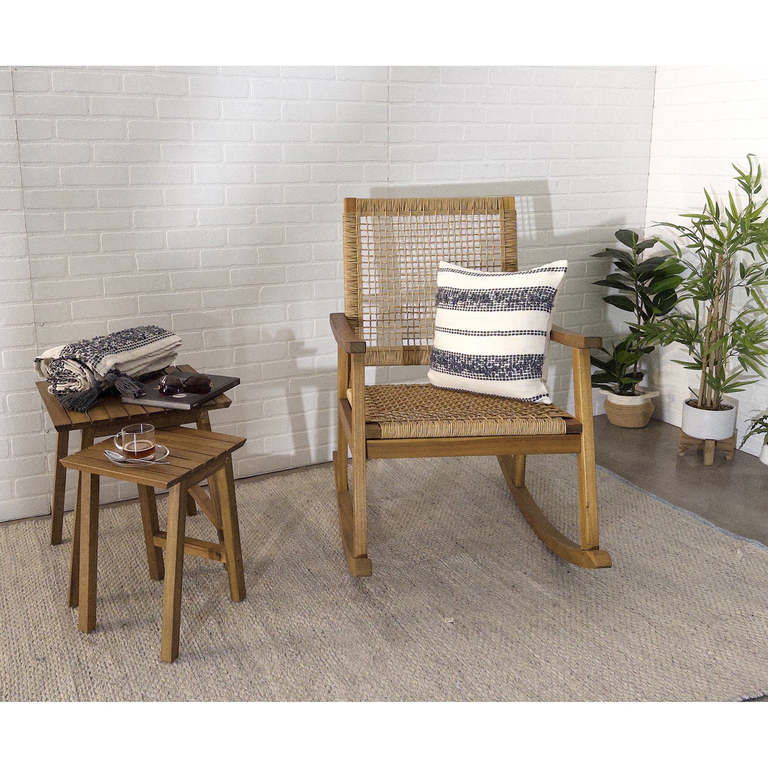 Chaise Berçante Lara avec Dossier et Assise en Osier Entrelacé - Simple Boutique