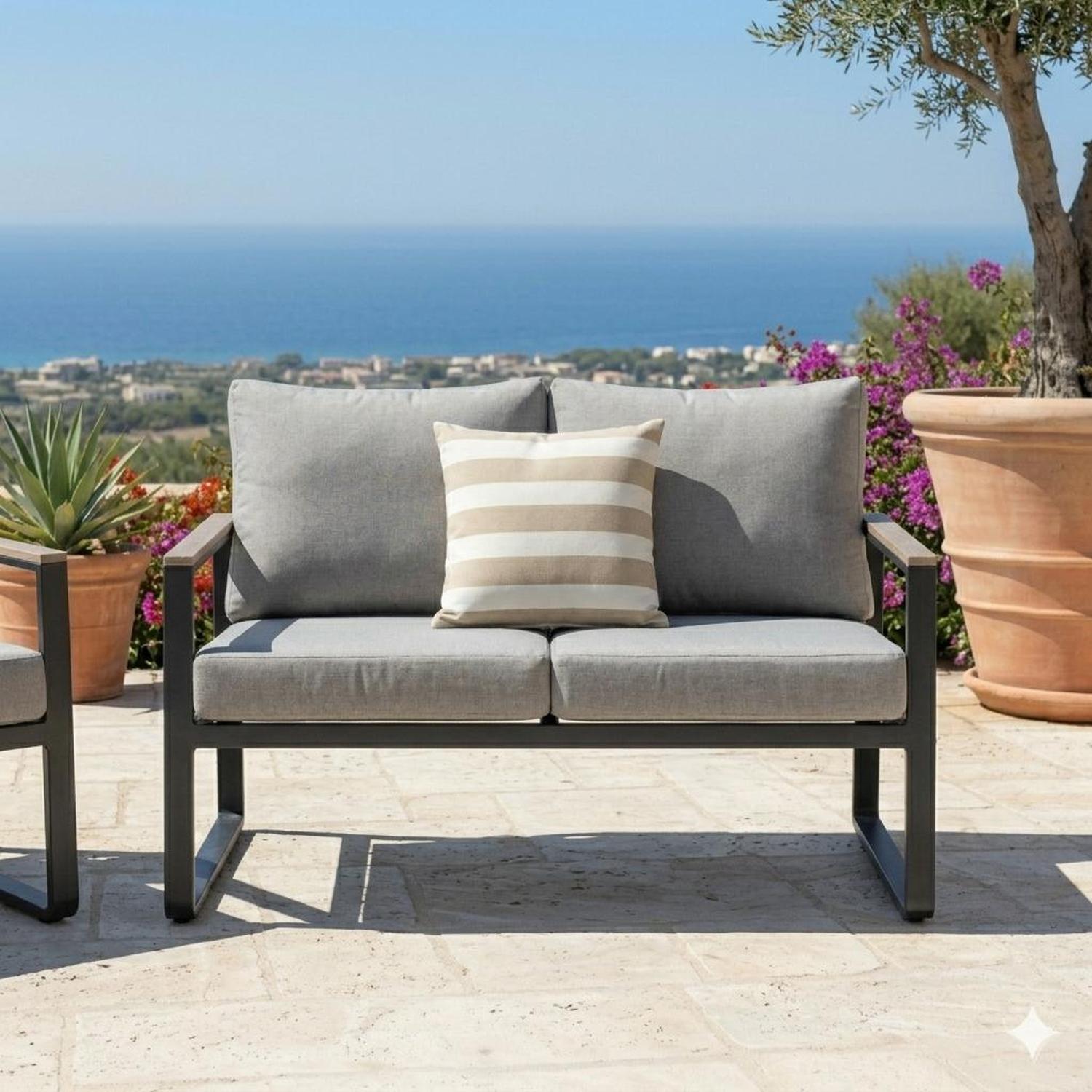 Coussin Décoratif extérieur Sunset 18" x 18" beige rayé - Simple Boutique