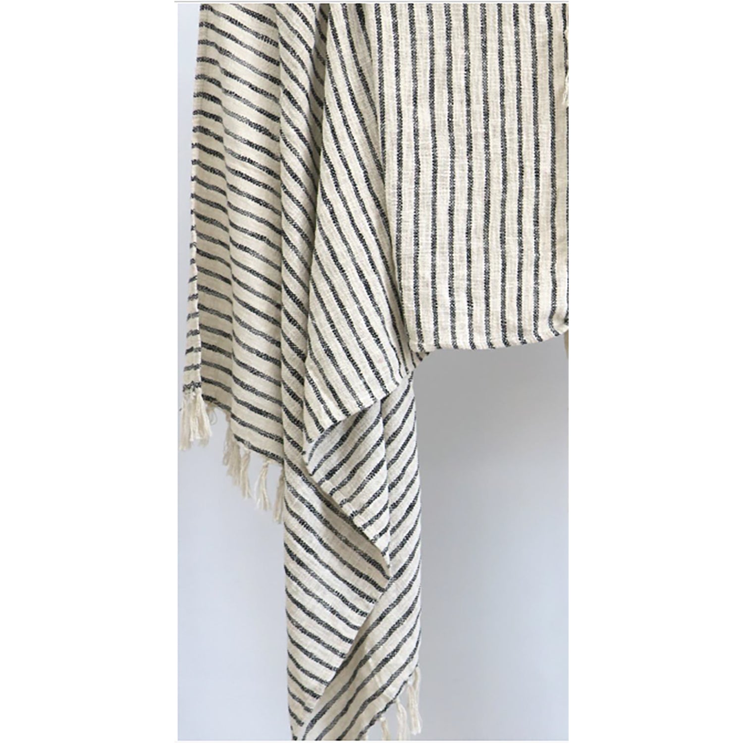 F. Corriveau International - Jetée à Rayure Element, Intérieur/Extérieur, 50" x 60" - Simple Boutique