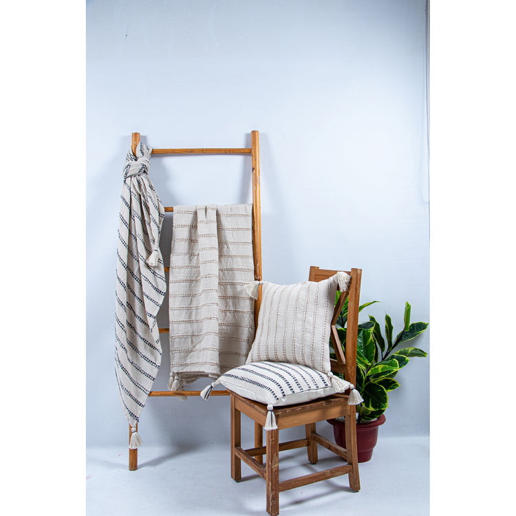 F. Corriveau International - Jetée à Rayure Natural, Intérieur/Extérieur, 50" x 60" - Simple Boutique