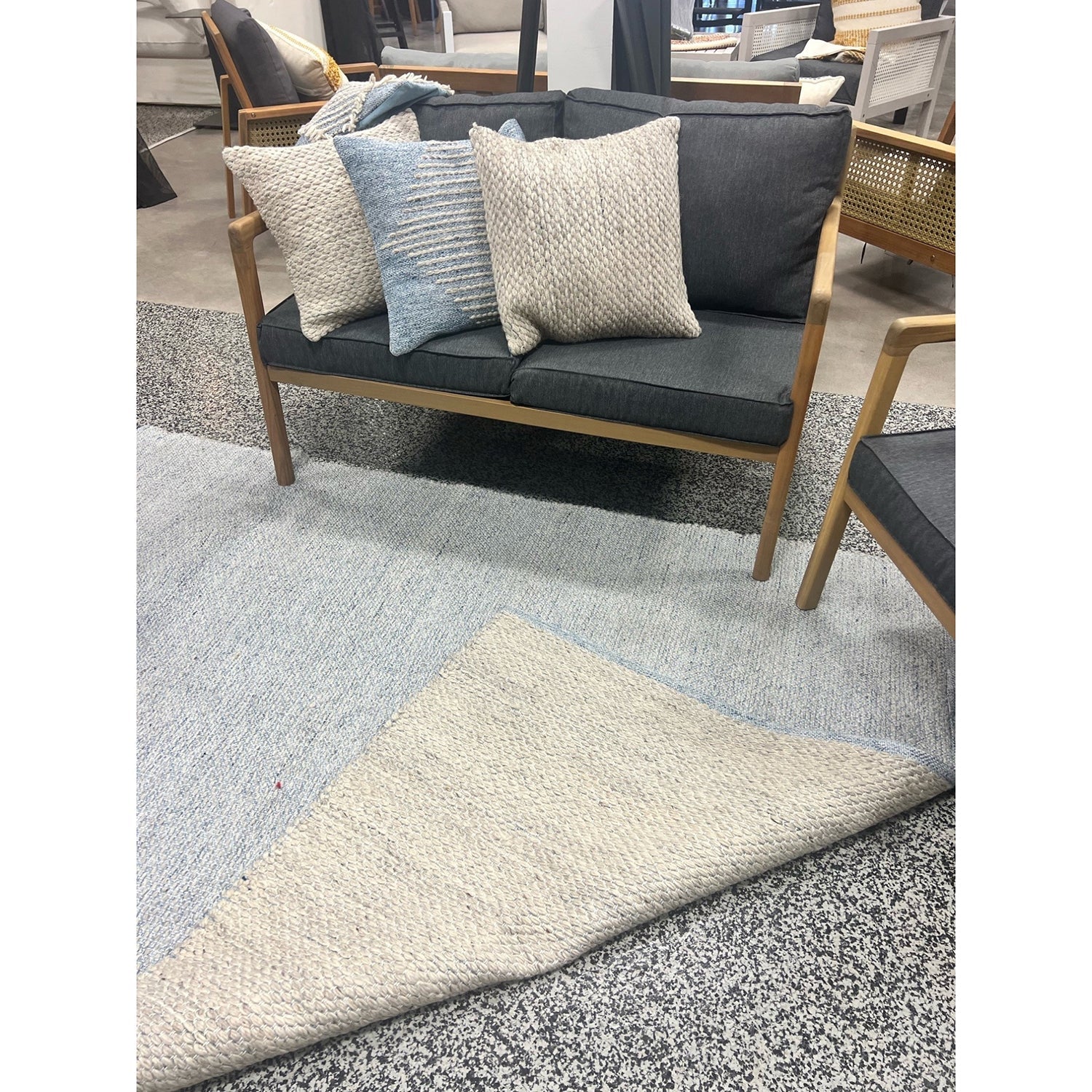 F. Corriveau International - Tapis Océan, Intérieur/Extérieur, 5' x 7' - Simple Boutique