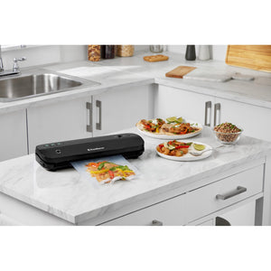 FoodSaver - Machine à Emballer Sous-Vide Compact, Comprend 1 Rouleau et 4 Sacs Prédécoupés, Noir - Simple Boutique