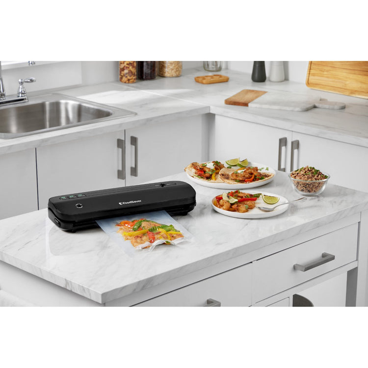 FoodSaver - Machine à Emballer Sous-Vide Compact, Comprend 1 Rouleau et 4 Sacs Prédécoupés, Noir - Simple Boutique