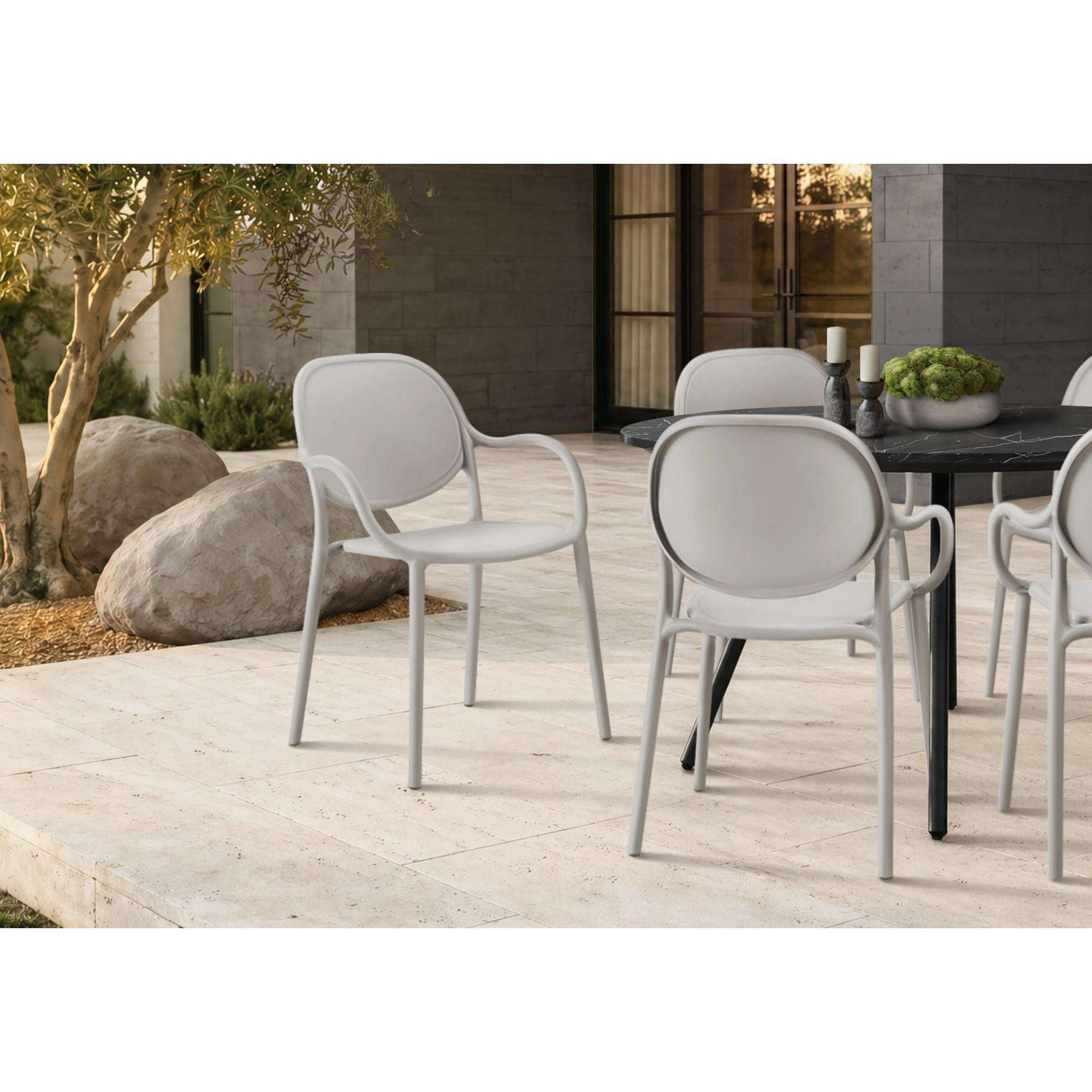 I 4021 - Chaise D'exterieur, 32''H, Chaise Empilable Avec Accoudoirs Pour Salle À Manger, Chaises De Patio, , Gris Clair, Contemporain, Moderne - Simple Boutique