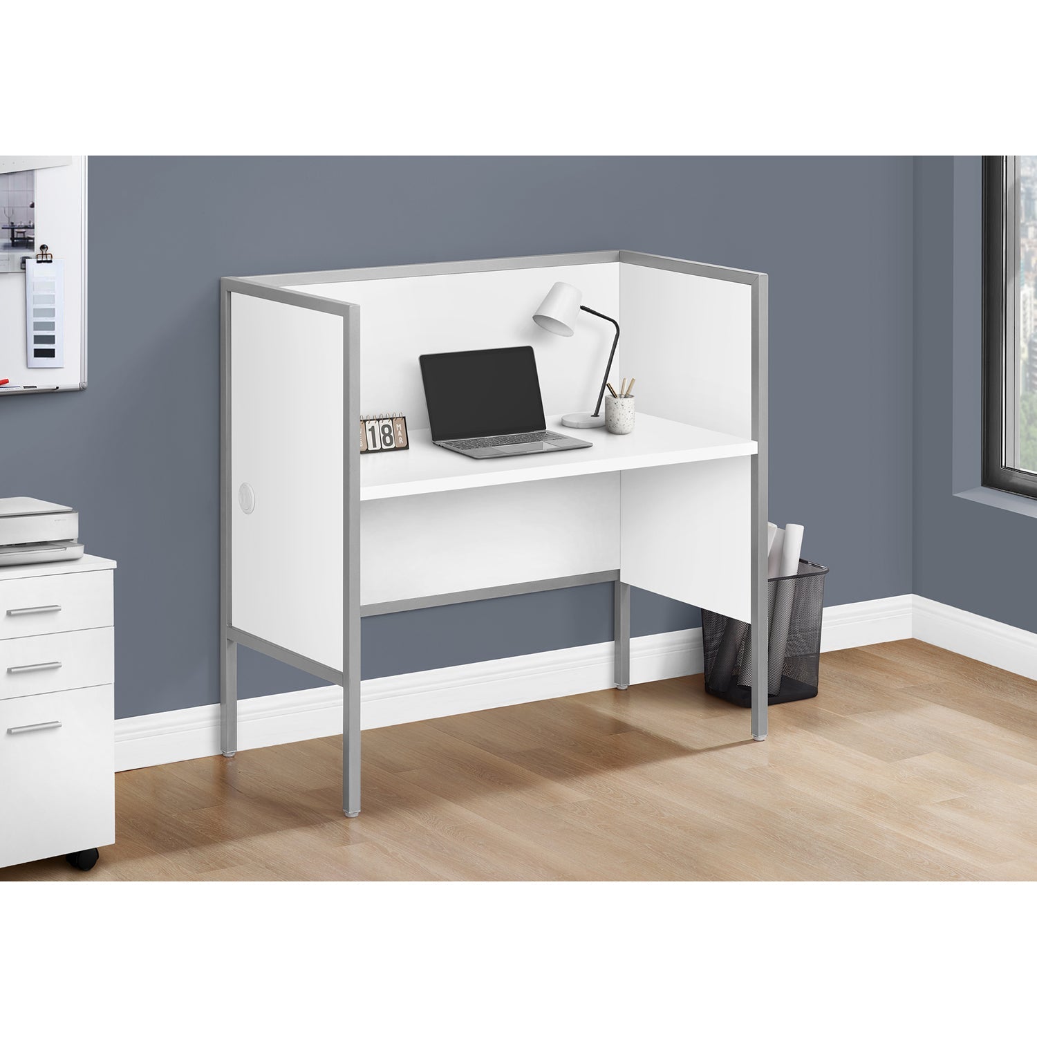 I 7729 - Bureau A Cloison, 48"L, Bureau, Travail, Qualité Commerciale, Stratifié Blanc, Métal Argenté, Contemporain, Moderne - Simple Boutique