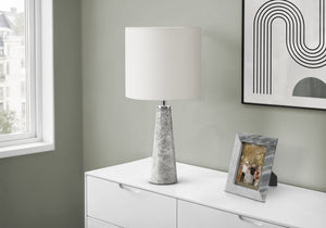 I 9414 - Luminaire, 22''H, Lampe De Table, Marbre Gris, Abat-jour Blanc, Contemporain - Simple Boutique