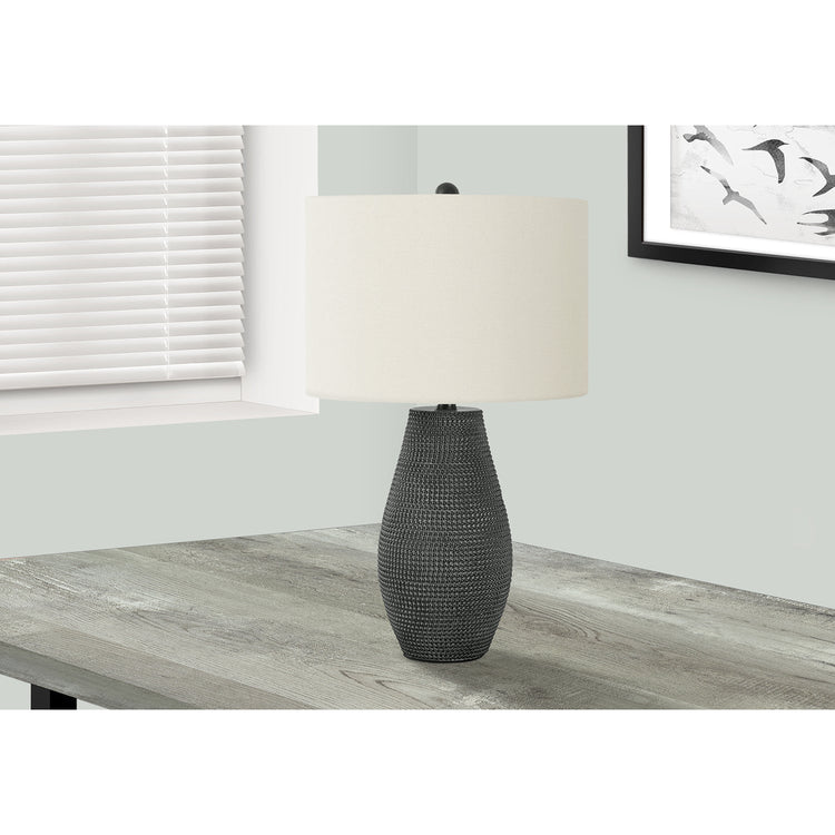 I 9655 - Luminaire, 24"H, Lampe De Table, Résine Noire, Abat-jour Ivoire / Crème, Contemporain - Simple Boutique