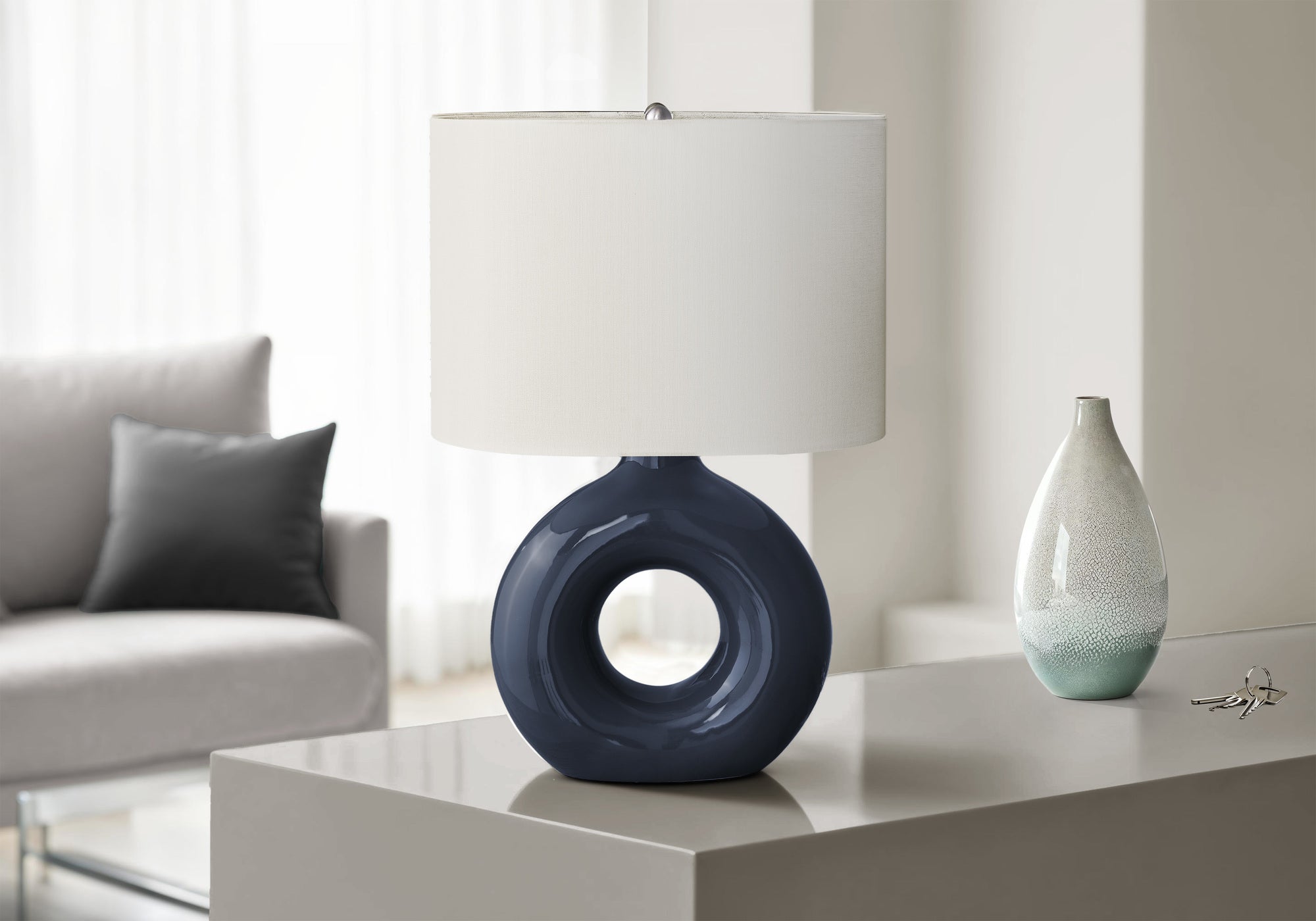 I 9670 - Luminaire, 24''H, Lampe De Table, Céramique Bleue, Abat-jour Ivoire / Crème, Contemporain, Moderne - Simple Boutique