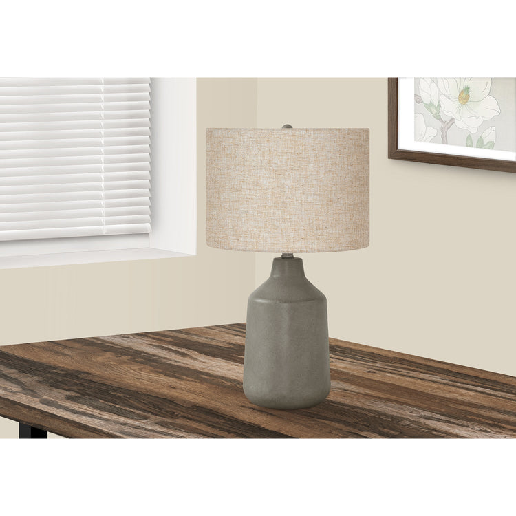 I 9703 - Luminaire, 24"H, Lampe De Table, Béton Gris, Abat-jour Beige, Contemporain - Simple Boutique