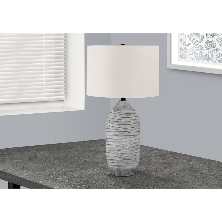 I 9723 - Luminaire, 27"H, Lampe De Table, Résine Grise, Abat-jour Ivoire / Crème, Moderne - Simple Boutique
