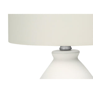I 9741 - Luminaire, 17"H, Lampe De Table, Céramique Crème, Abat-jour Ivoire / Crème, Moderne - Simple Boutique
