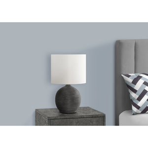 I 9764 - Luminaire, 16"H, Résine Noire, Abat-jour Ivoire / Crème, Contemporain - Simple Boutique