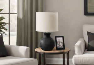 I 9778 - Luminaire, 16''H, Lampe De Table, Résine Noire, Abat-jour Ivoire / Crème, Contemporain - Simple Boutique