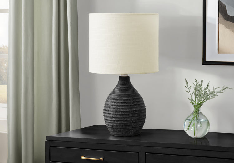I 9847 - Luminaire, 17''H, Lampe De Table, Résine Grise, Abat-jour Ivoire / Crème, Contemporain, Moderne - Simple Boutique