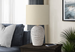 I 9855 - Luminaire, 17''H, Lampe De Table, Rotin Blanc, Abat-jour Beige, Transitionnel - Simple Boutique