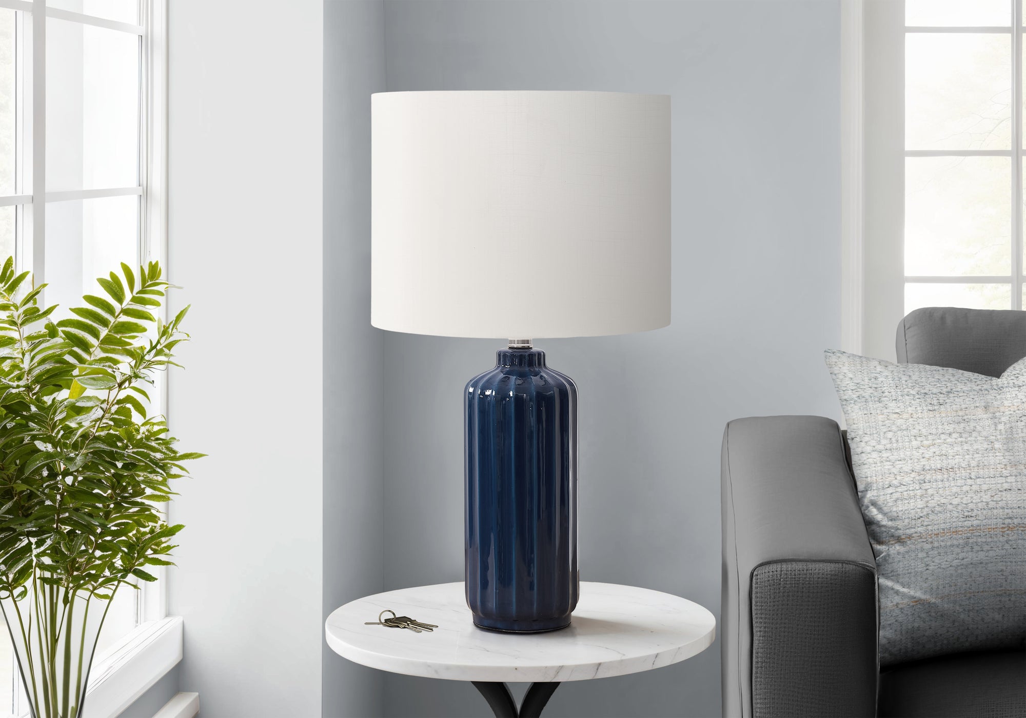 I 9870 - Luminaire, 23''H, Lampe De Table, Céramique Bleue, Abat-jour Ivoire / Crème, Contemporain, Moderne - Simple Boutique