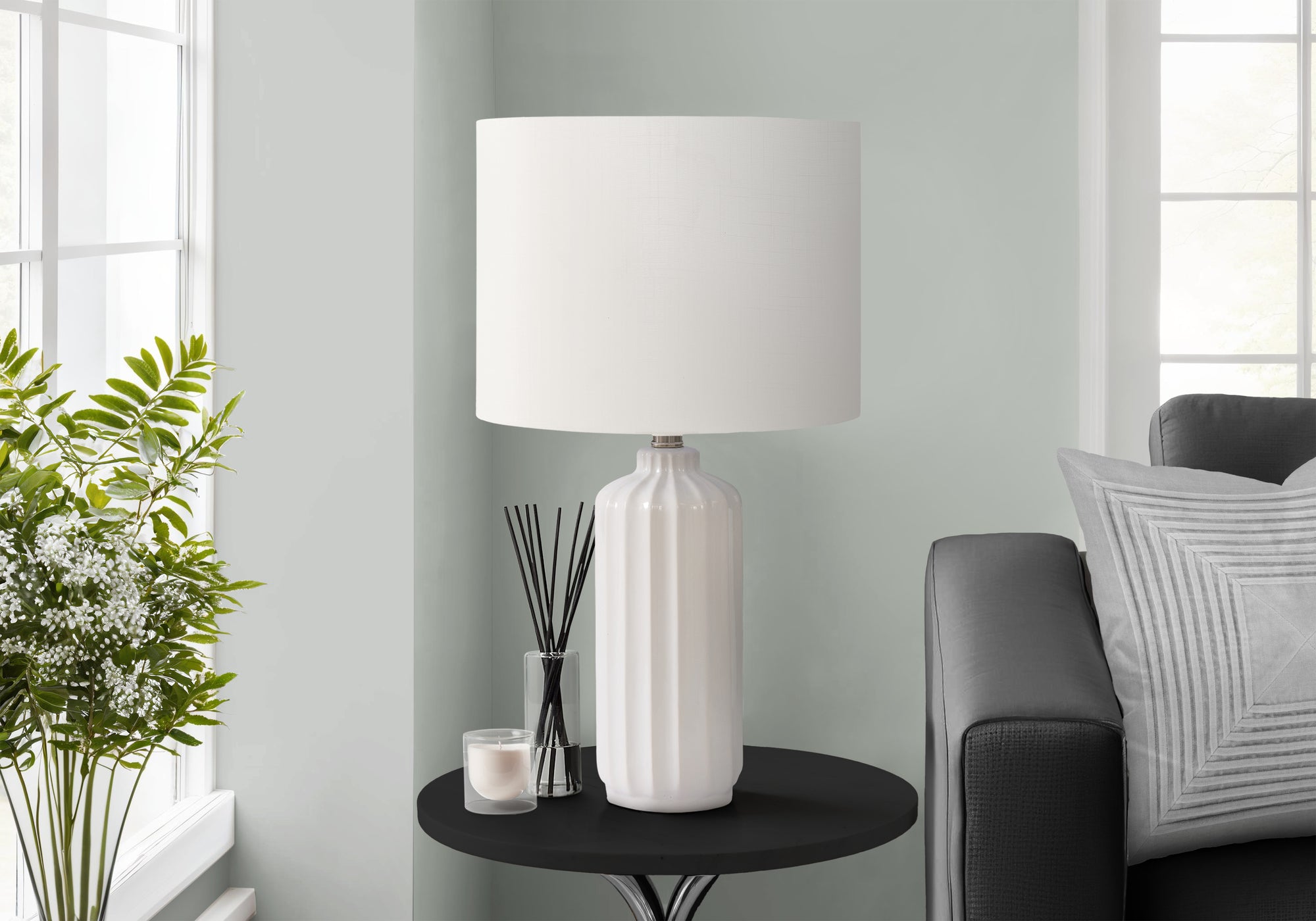 I 9873 - Luminaire, 23''H, Lampe De Table, Crème Céramique, Abat-jour Ivoire / Crème, Contemporain, Moderne - Simple Boutique