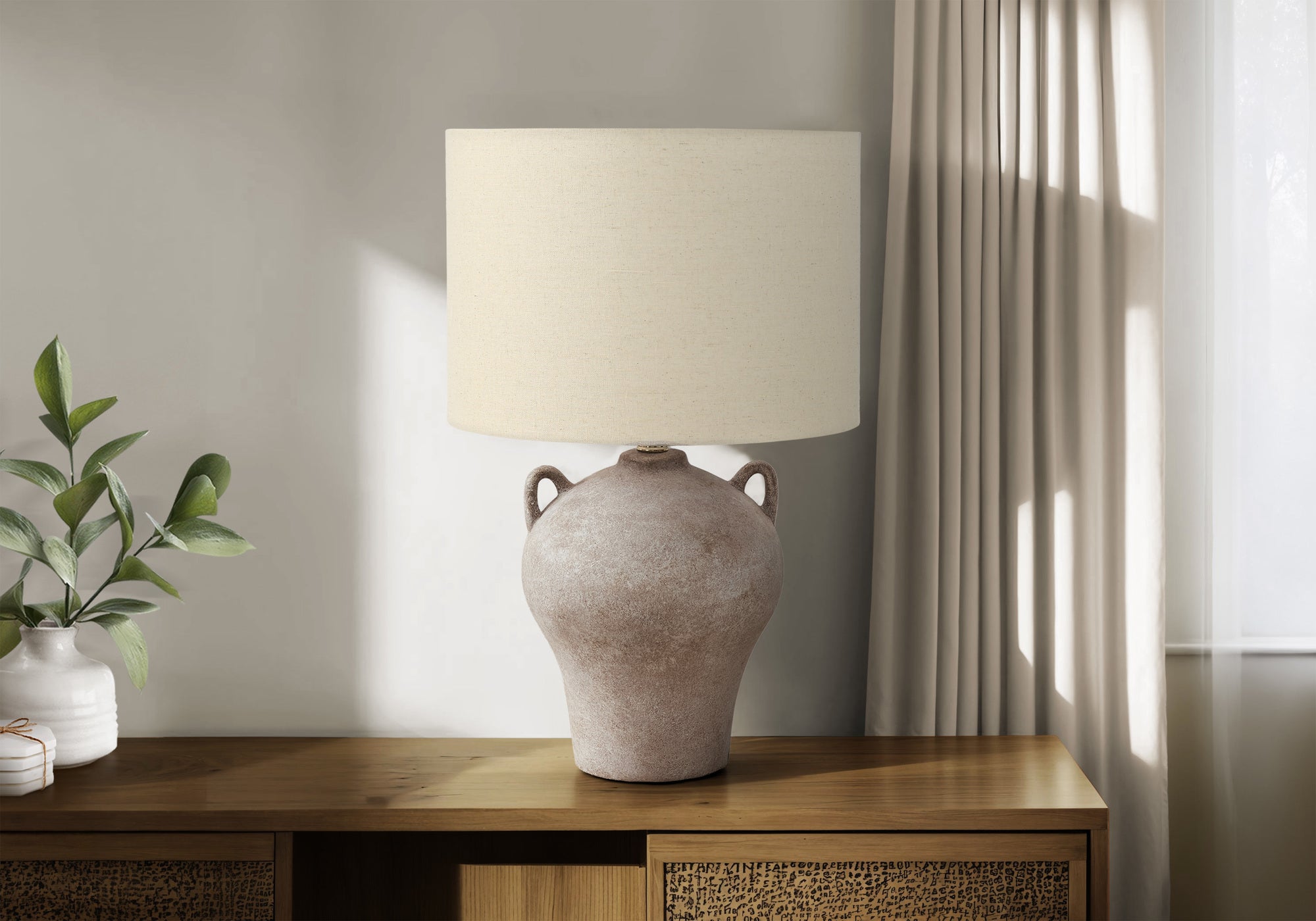 I 9884 - Luminaire, 22''H, Lampe De Table, Céramique Beige, Abat-jour Beige, Transitionnel - Simple Boutique