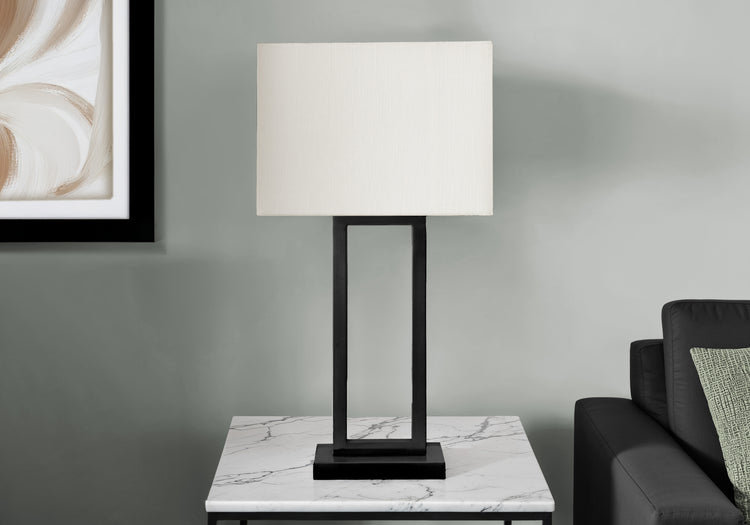 I 9950 - Luminaire, Lampe De Table, Port Usb Inclus, 28''H, Métal Noir, Abat-jour Ivoire / Crème - Simple Boutique