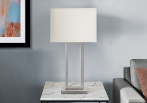 I 9951 - Luminaire, Lampe De Table, Port Usb Inclus, 28''H, Métal Nickelé, Abat-jour Ivoire / Crème, Contemporain, Moderne - Simple Boutique