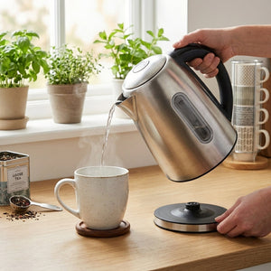JS Gourmet Bouilloire électrique en acier inoxydable avec éclairage DEL bleu, 1100 W - 1,7 L - Simple Boutique