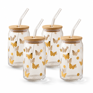 Gobelets en verre avec couvercle en bambou et paille en verre (lot de 4) — Motif papillon doré — lot complet sur fond blanc