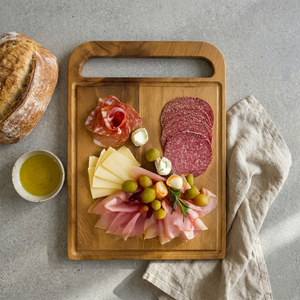 JS Gourmet Grande planche à découper et de service réversible 2 en 1 en bois de teck avec poignée intégrée - Simple Boutique