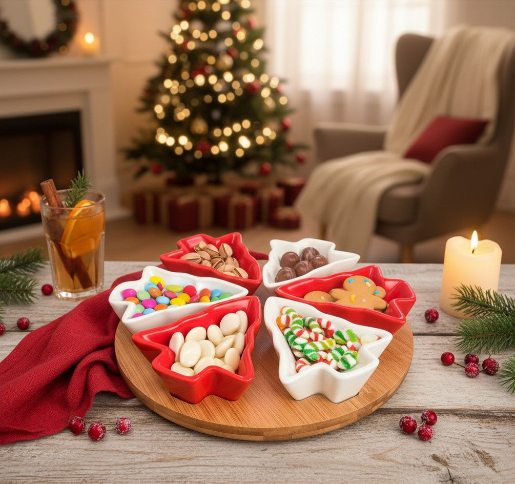 JS Gourmet Plats de Noël en céramique en forme de sapin avec planche en bambou - Rouge et blanc, 7 pièces - Simple Boutique