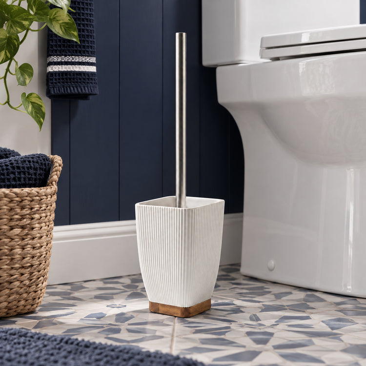 JS Maison Brosse WC blanche en polyrésine avec accent en bois d'acacia - Simple Boutique