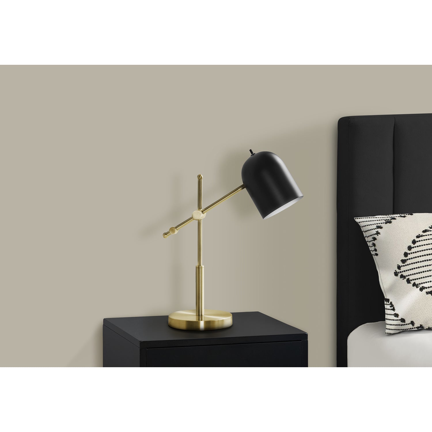 Monarch Specialties I 9766 - Luminaire, 18"H, Métal En Laiton, Abat-jour Noir, Contemporain - Simple Boutique