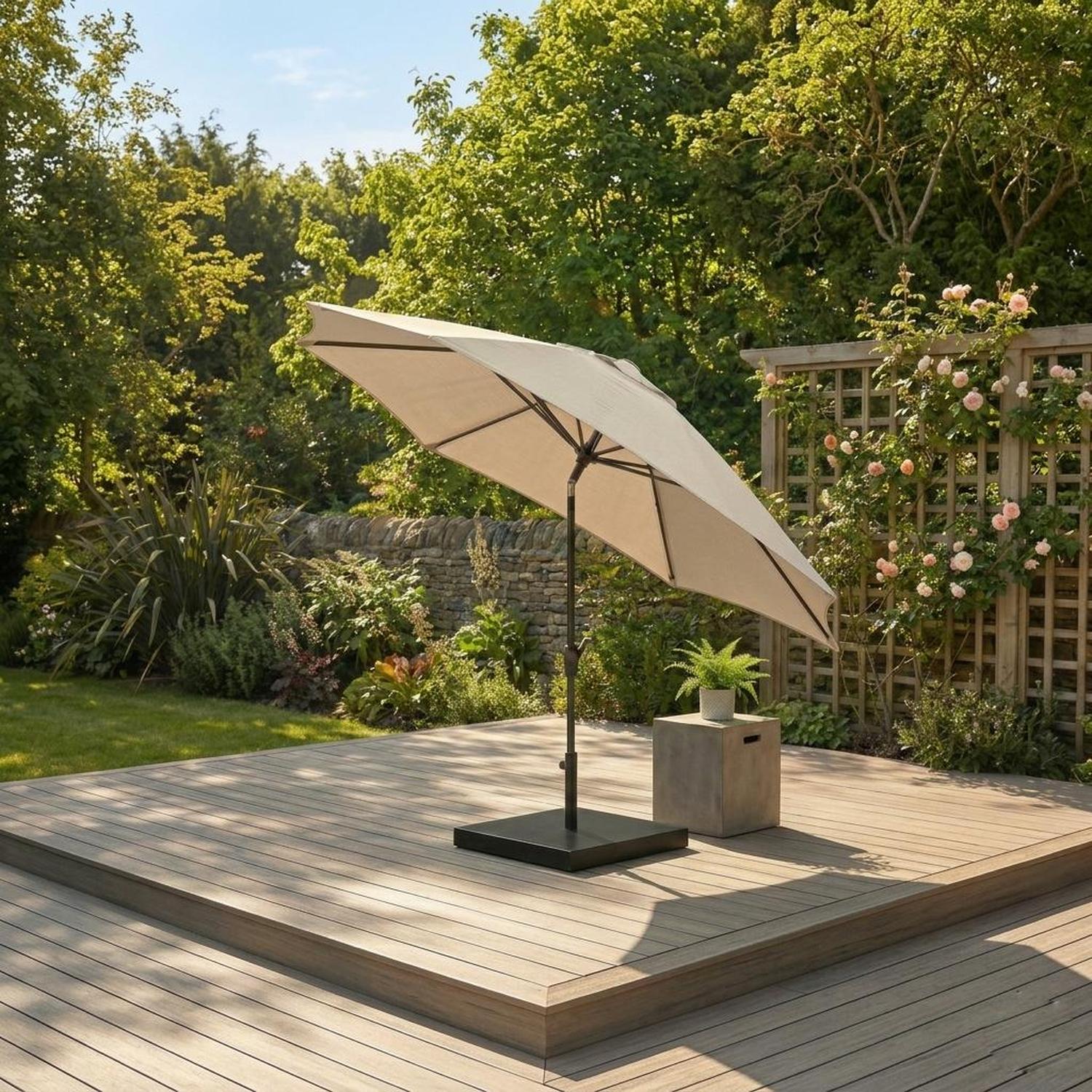 Parasol extérieur 8' Sunset, inclinable avec manivelle, beige - Simple Boutique