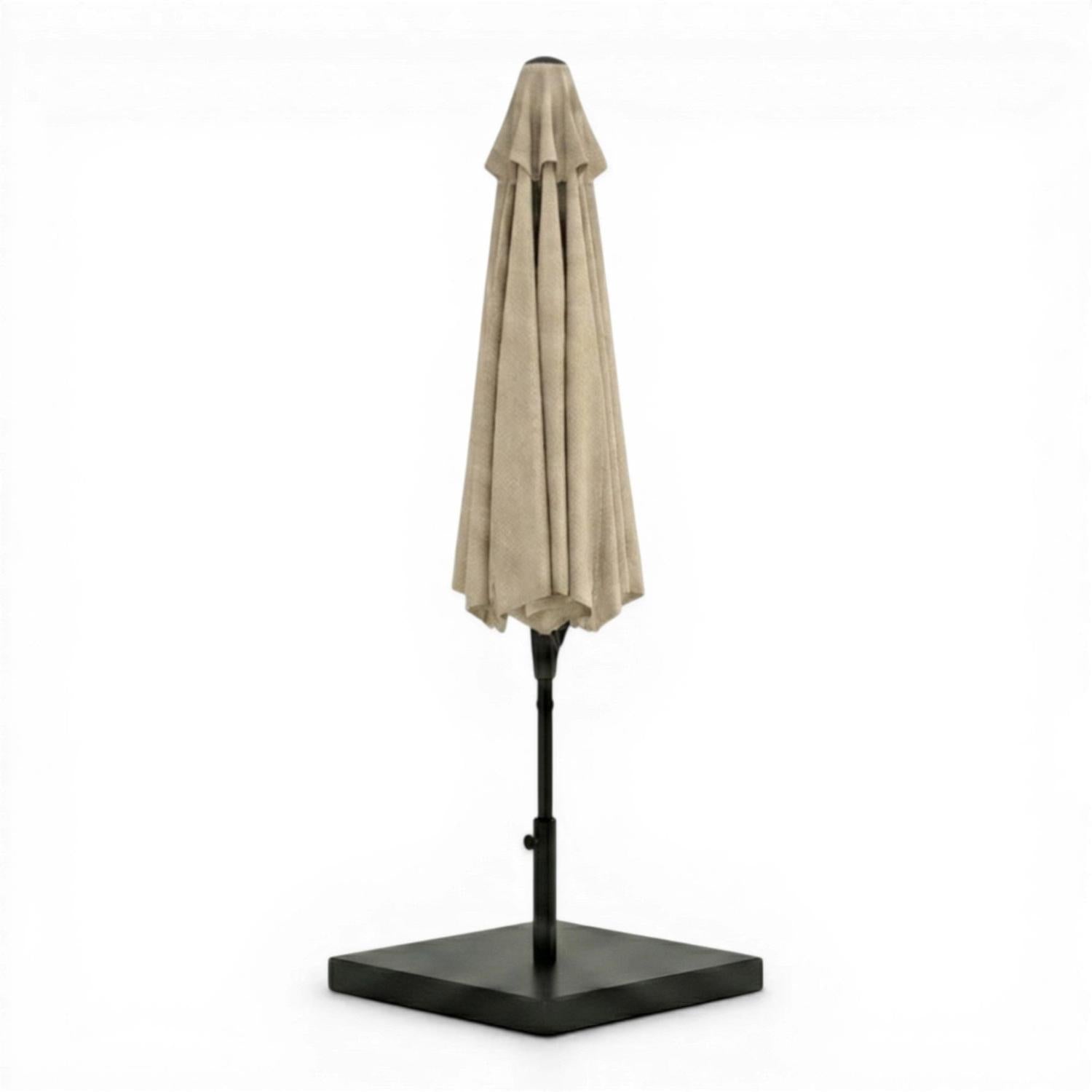 Parasol extérieur 8' Sunset, inclinable avec manivelle, beige - Simple Boutique