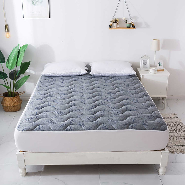 StarNight - Protège-Matelas Rembourré Bambou Charbon, Imperméable (4 Grandeurs Disponibles) - Simple Boutique