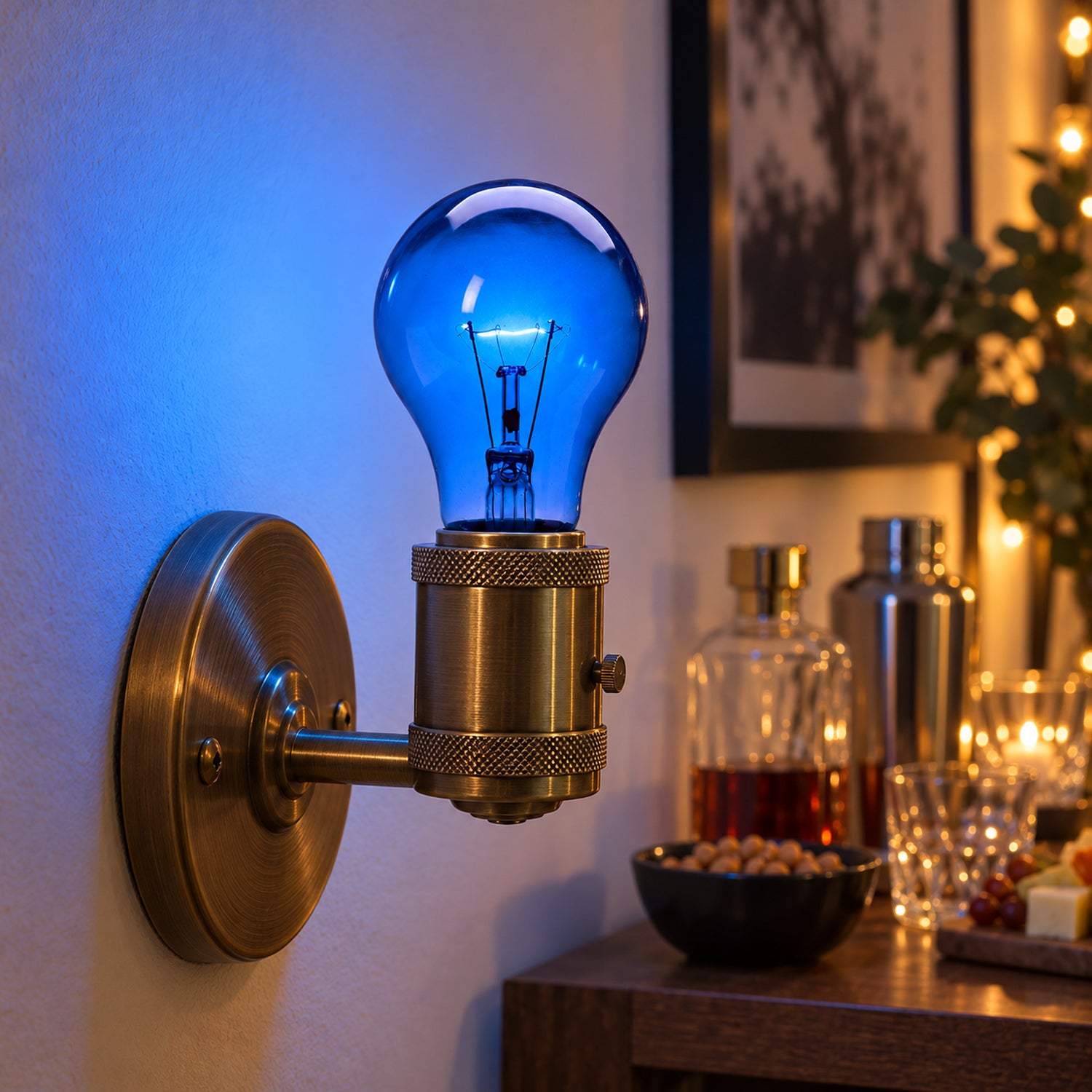 Xtricity Ampoule de fête A19 - bleue, 60 W, incandescente, culot moyen E26, une seule - Lot de 6 - Simple Boutique
