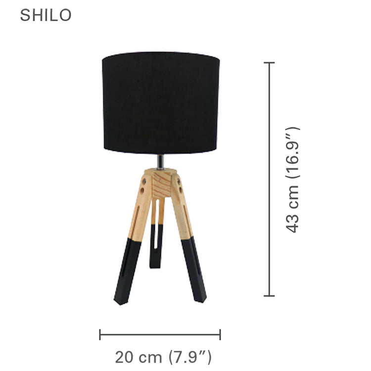 Xtricity - Lampe de Table à 3 Pattes, 7.87'' x 16.92'', De la Collection Shilo, Bois et Noir - Simple Boutique