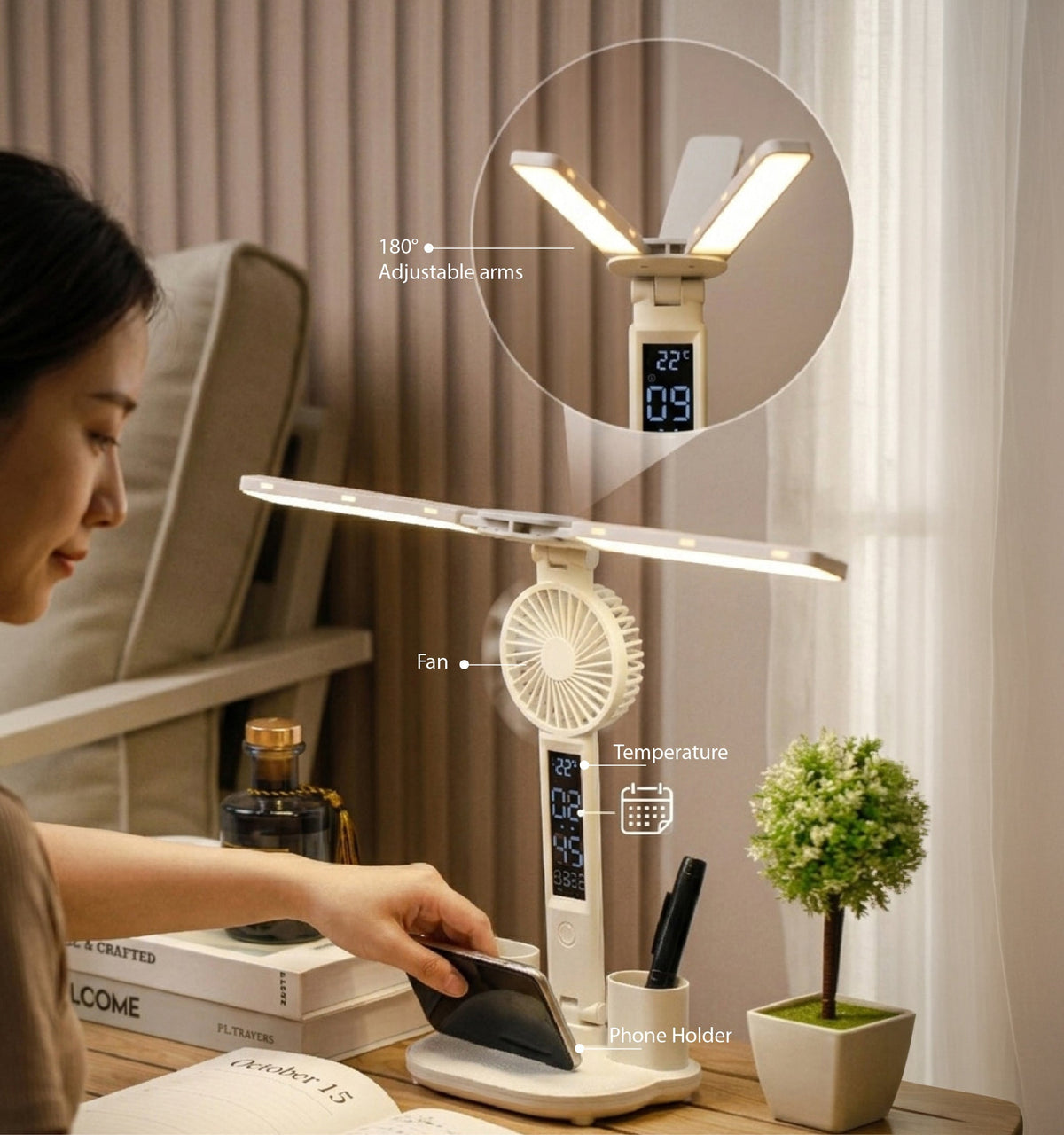 Xtricity Lampe de bureau DEL pliable rechargeable par USB avec ventilateur, horloge numérique et alarme - Support pour téléphone et porte-stylo, blanche - Simple Boutique