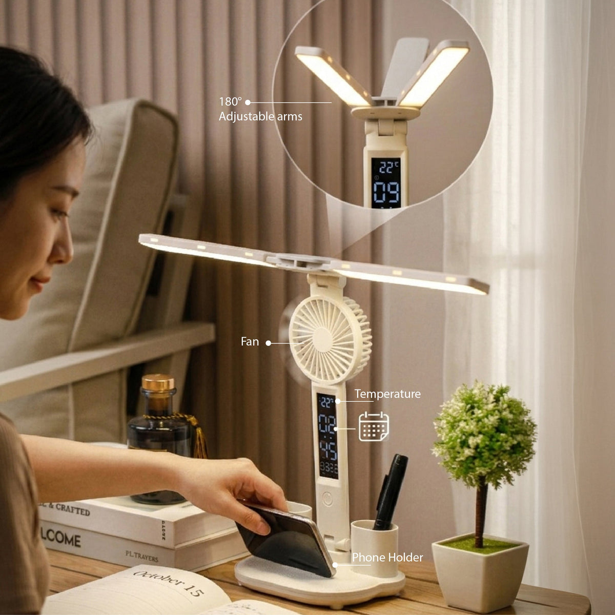 Xtricity Lampe de bureau DEL pliable rechargeable par USB avec ventilateur, horloge numérique et alarme - Support pour téléphone et porte-stylo, blanche - Simple Boutique