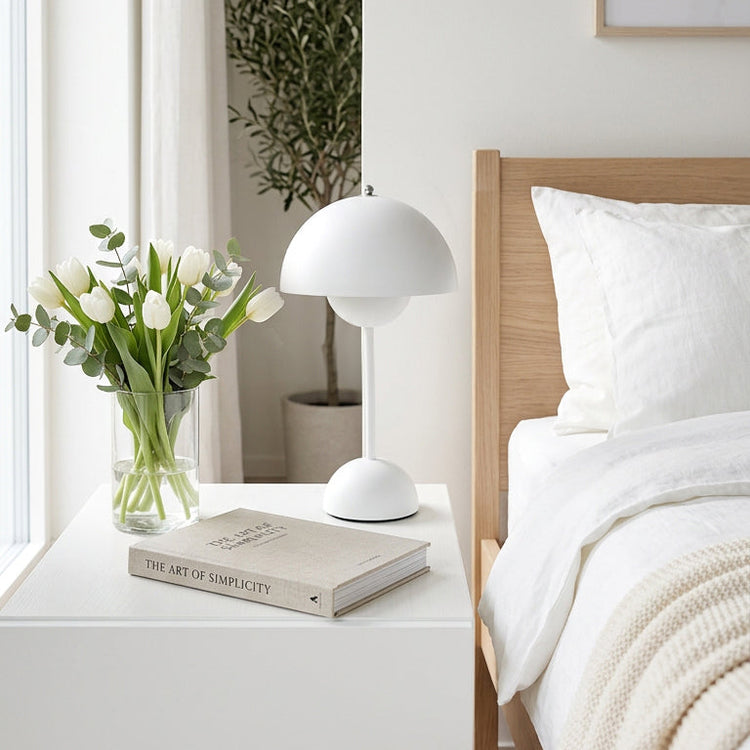 Xtricity Lampe de table tactile DEL portable Palm Springs, rechargeable par USB - Sans fil, à intensité variable, 3 couleurs, blanc - Simple Boutique