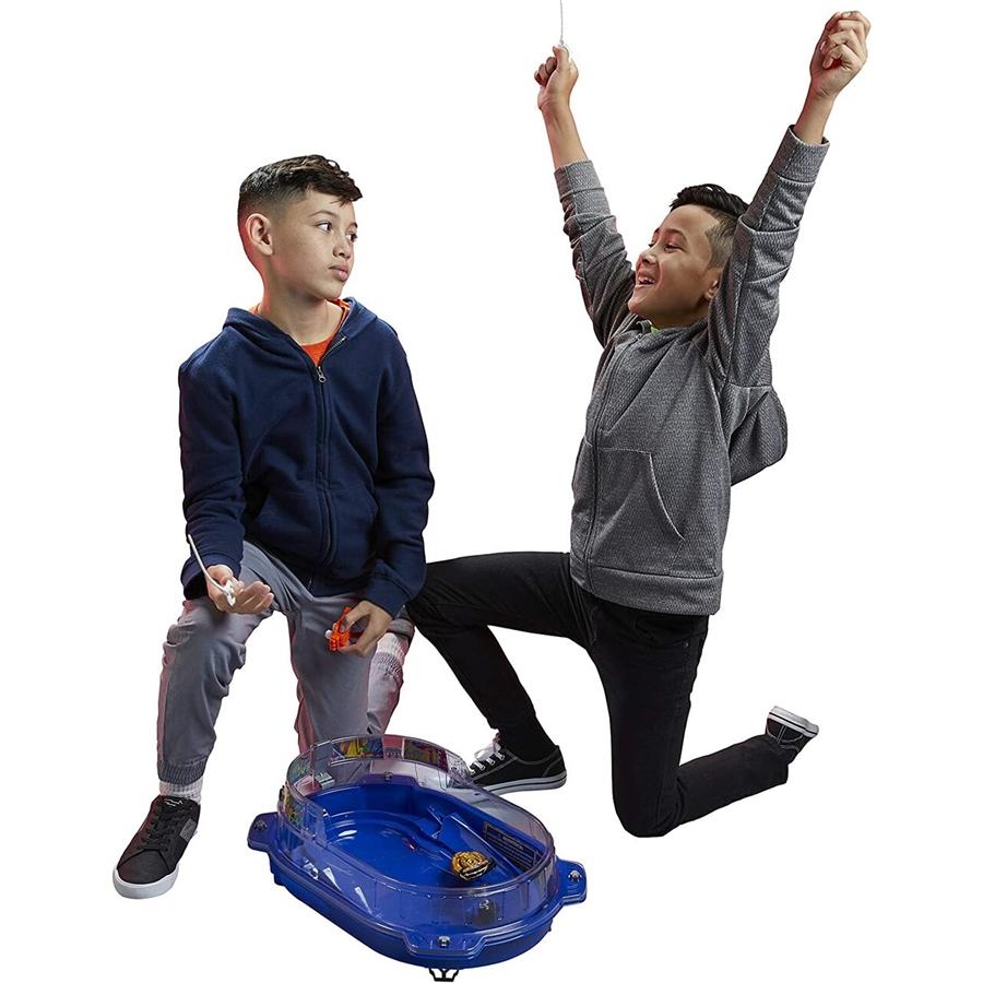 BayBlade Burst Rise - Ensemble de Combat Comprend l'arène Beystadium, 2 Toupies et 2 Lanceur - Simple Boutique