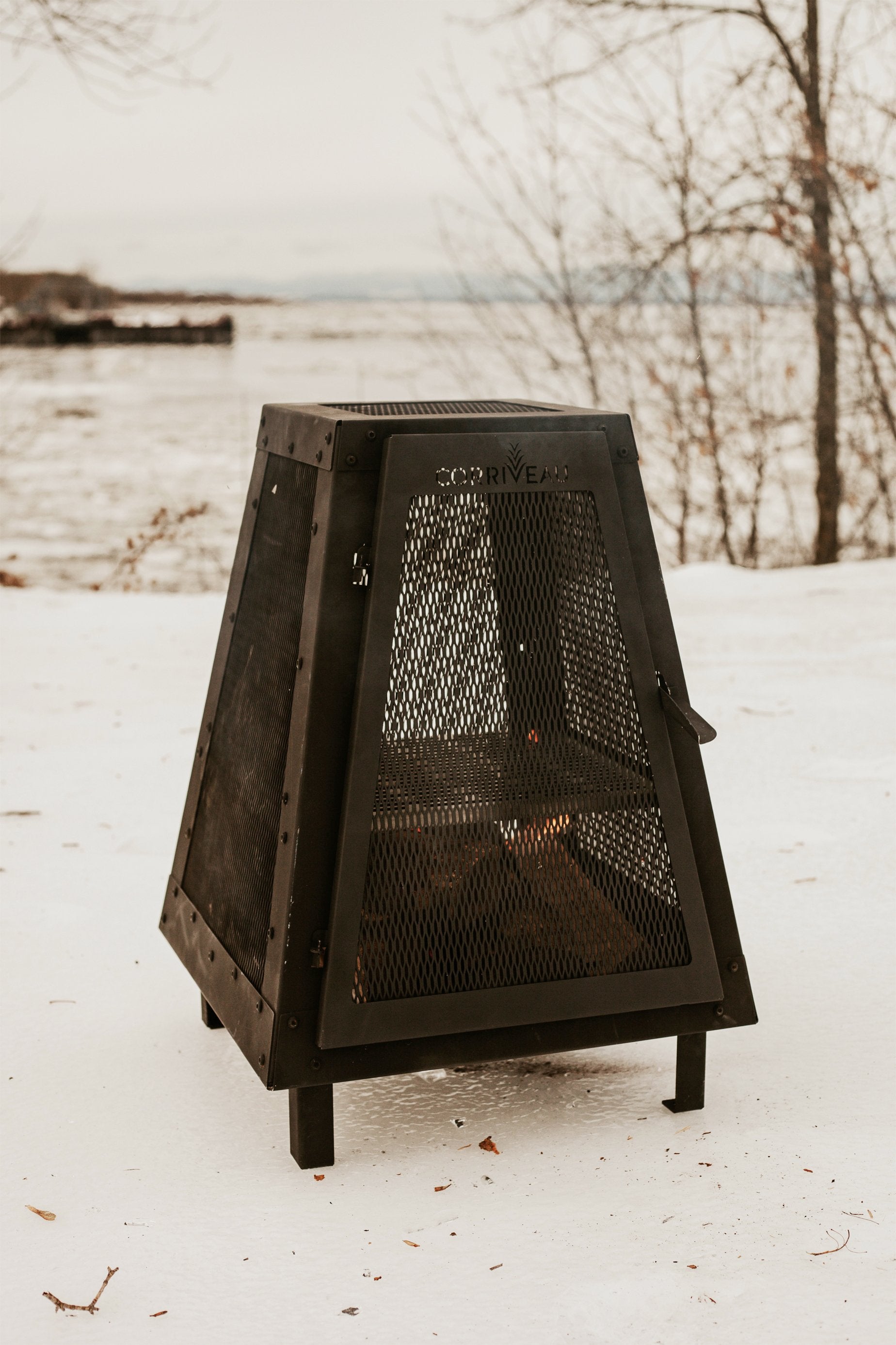Corriveau Meubles de Jardins - Foyer Extérieur, 27,7''x20''x20'', Structure en Acier Noir - Simple Boutique